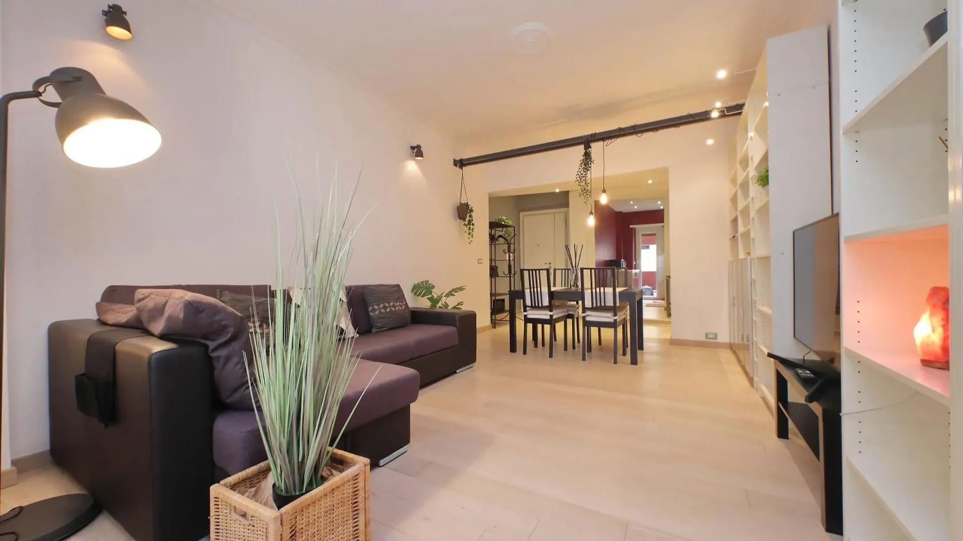 Ych-Trendy Flat Near Marconi Daire Roma İtalya